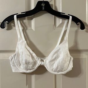 Victorias Secret Body by Victoria Unlined perfect coverage 36B white Front Clasp